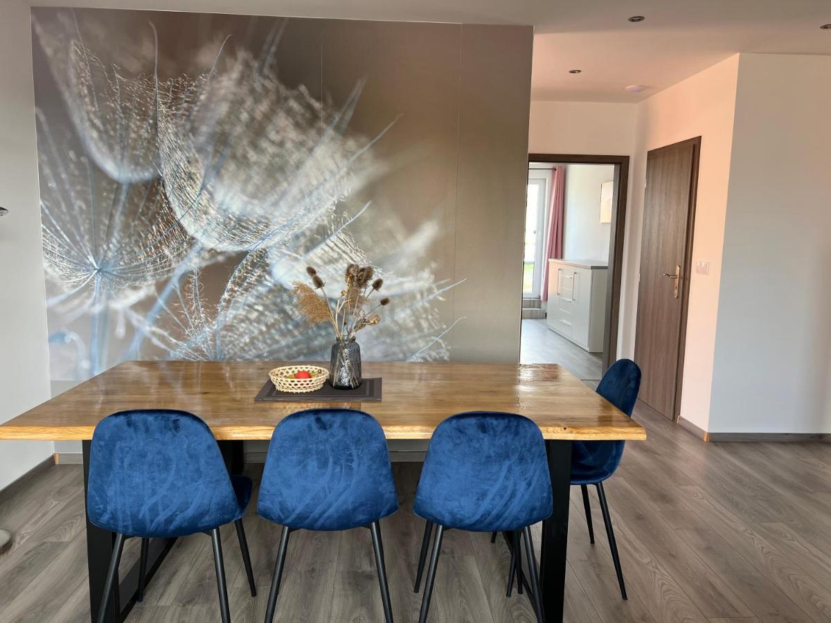 Apartmany Catalina Nesvady Zewnętrze zdjęcie