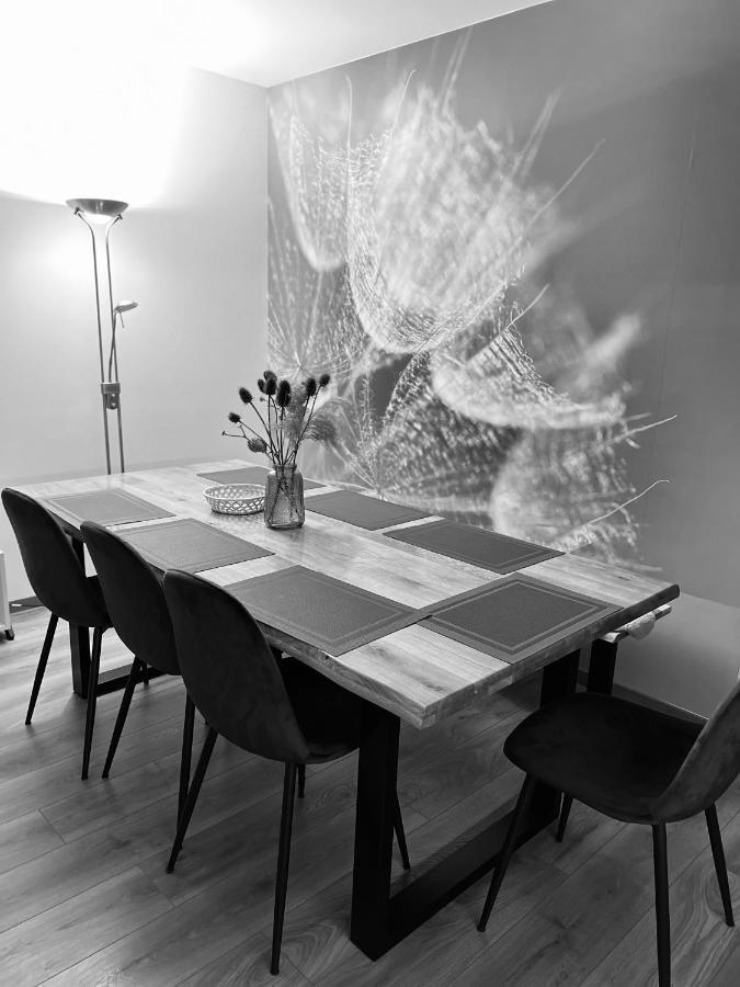 Apartmany Catalina Nesvady Zewnętrze zdjęcie