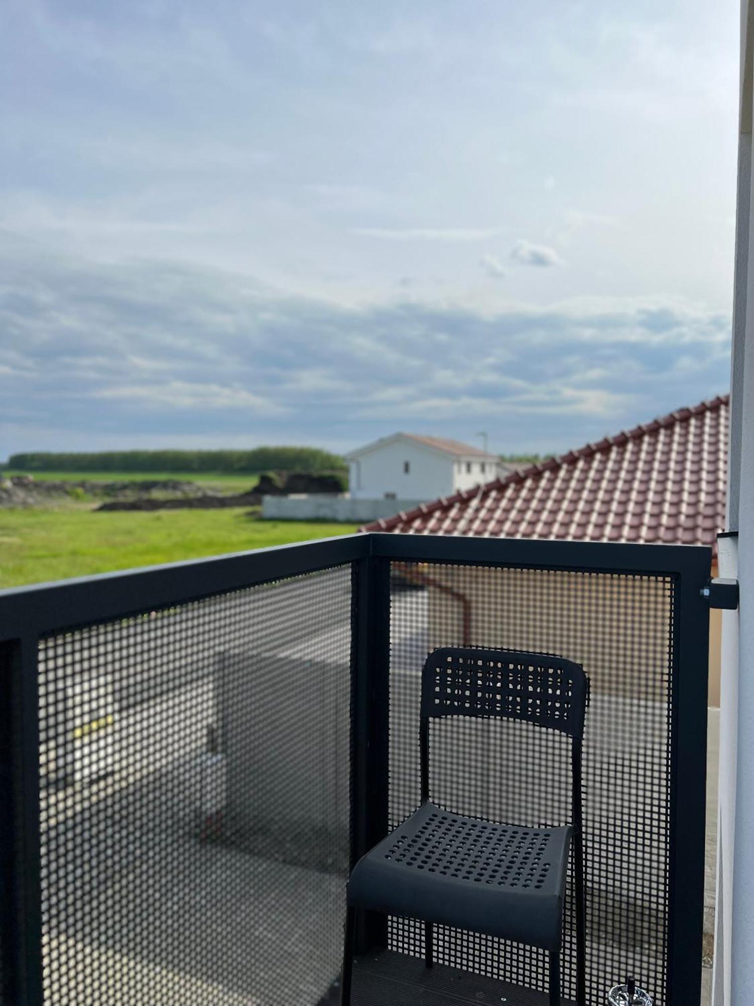 Apartmany Catalina Nesvady Zewnętrze zdjęcie