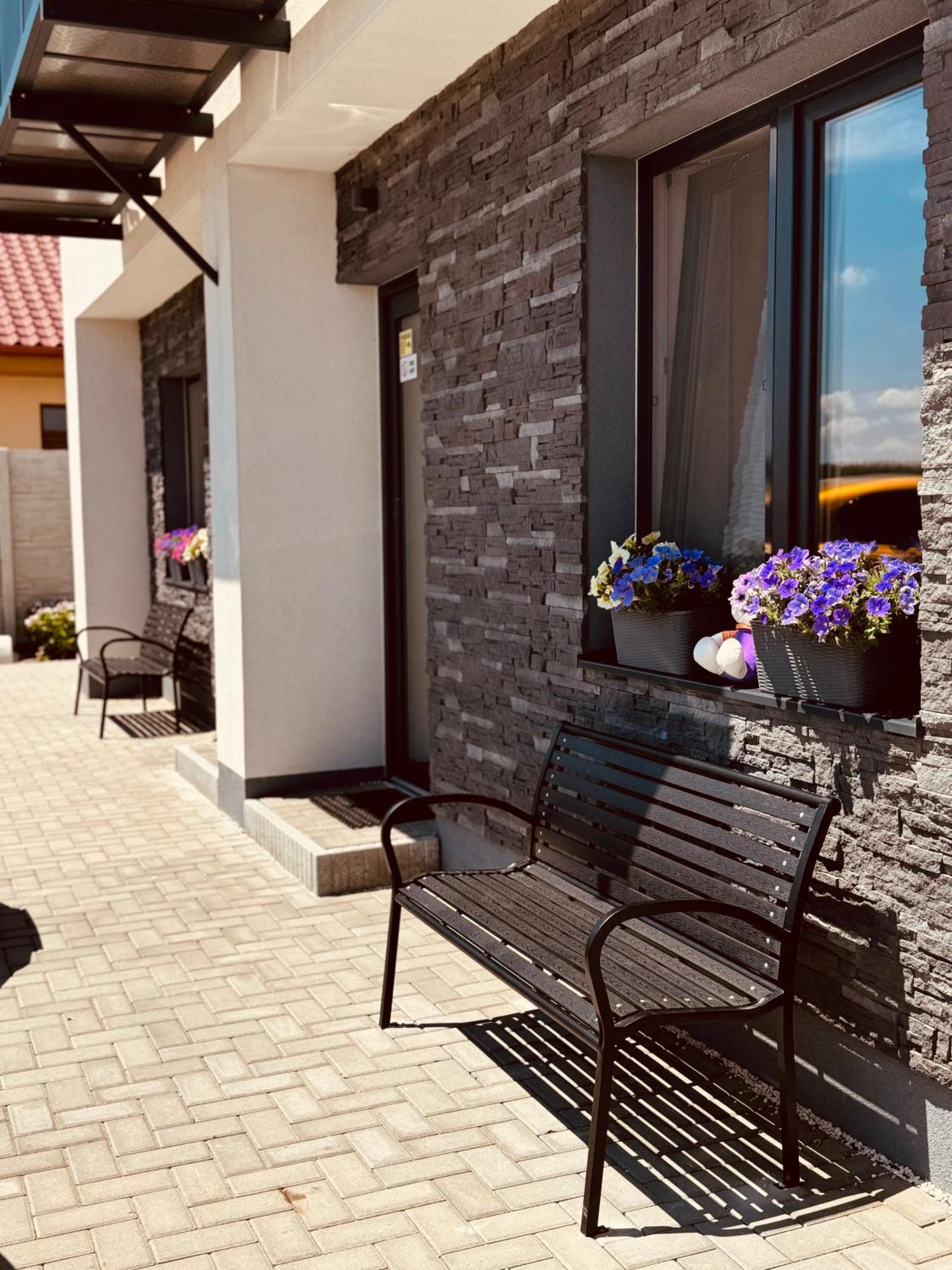 Apartmany Catalina Nesvady Zewnętrze zdjęcie